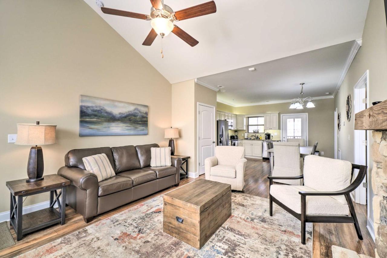 Chic Townsend Condo With Saltwater Pool! Exterior photo