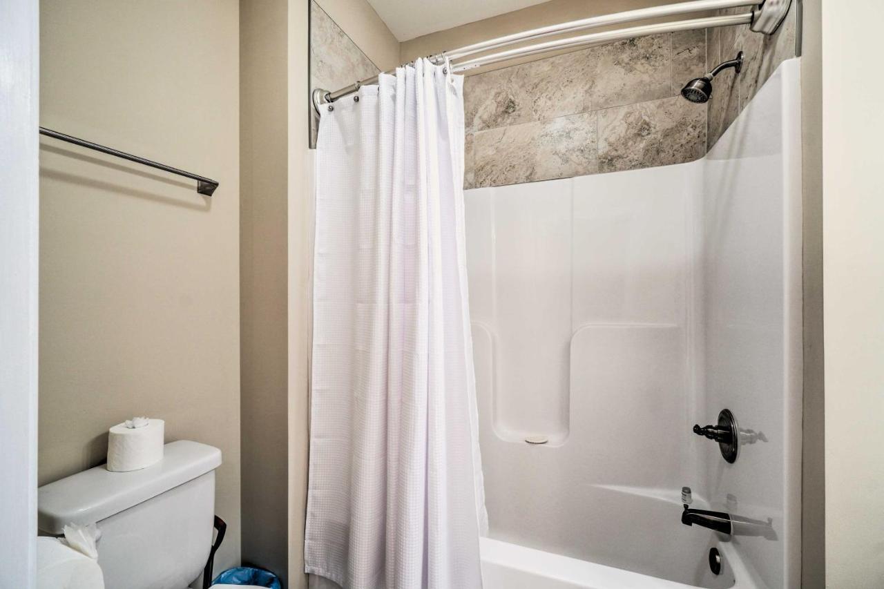 Chic Townsend Condo With Saltwater Pool! Exterior photo